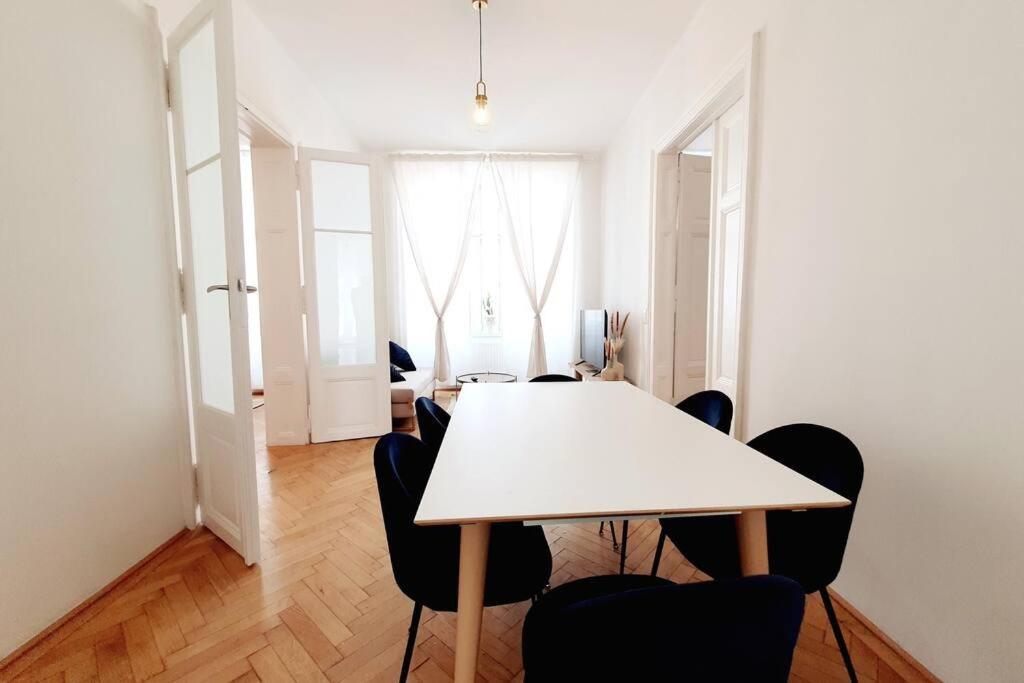 Savoir Vivre Apartments Rosinagasse เวียนนา ภายนอก รูปภาพ